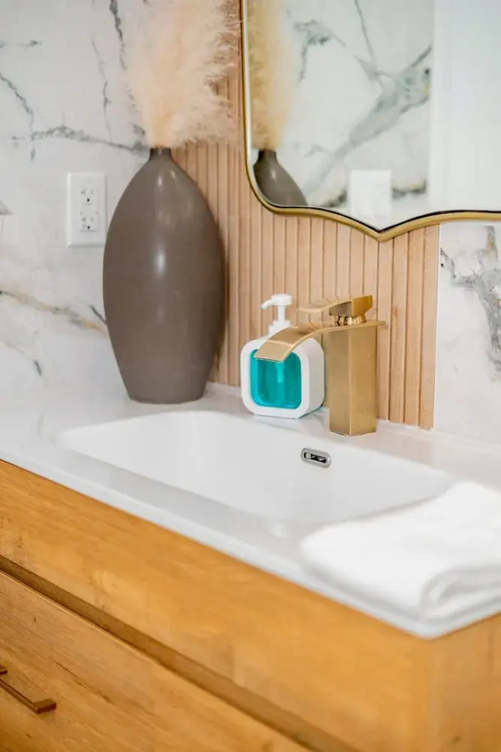 Cozy Family Retreat Game Room Backyard in Hacienda