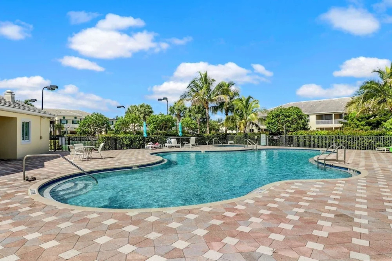 9907 Periwinkle Preserve Ln