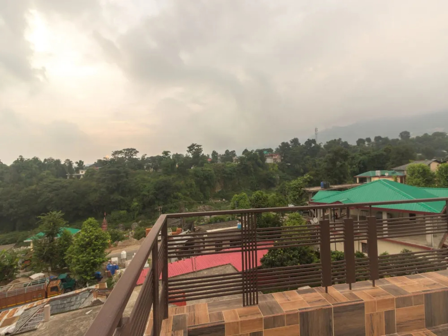 OYO 16725 Home Modern 1 BHK Villa Sheela Chowk