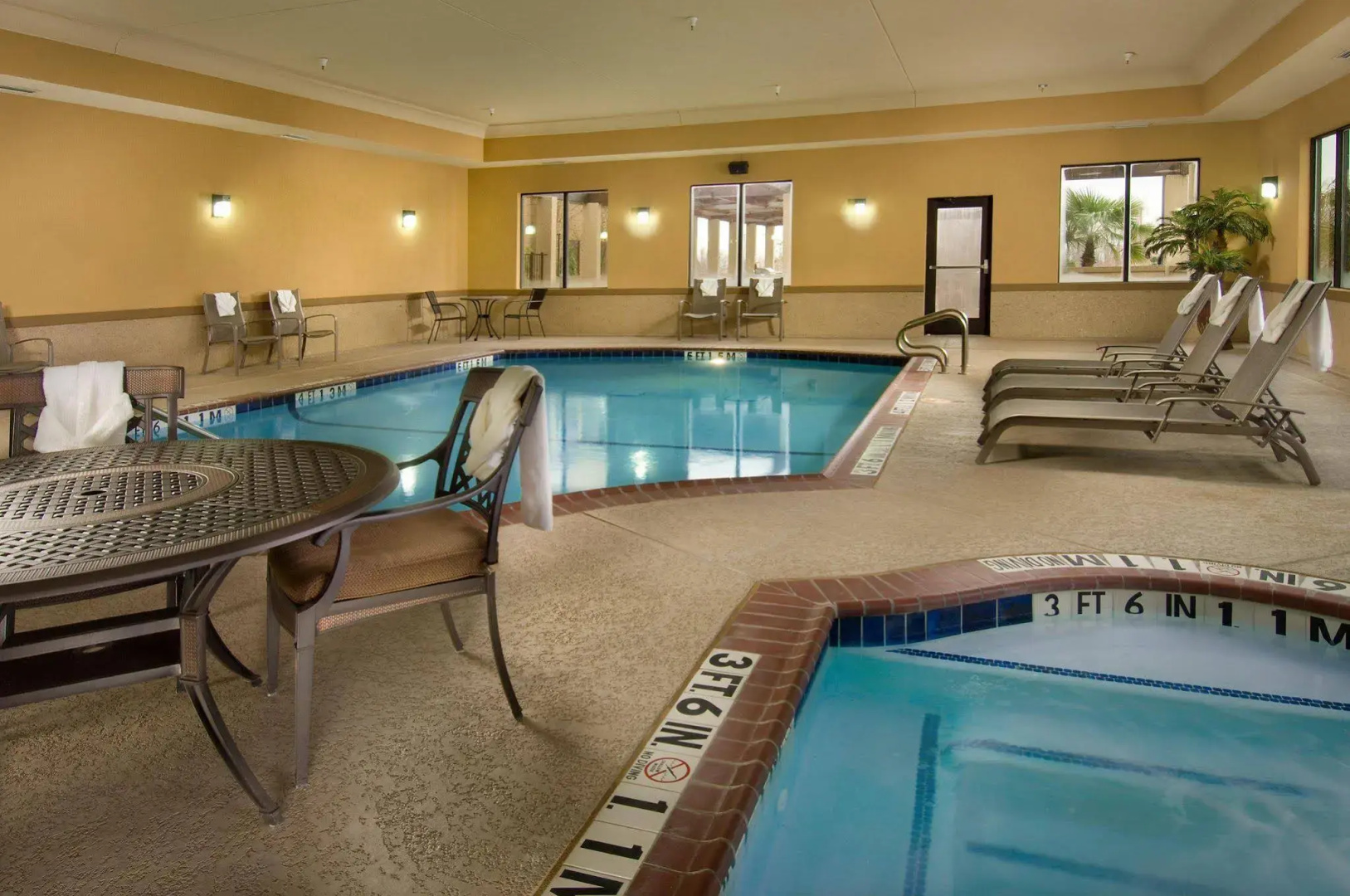 Hampton Inn & Suites Waco-South