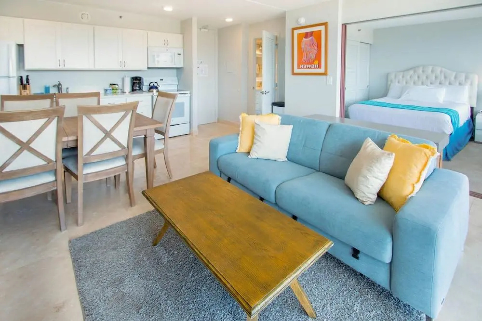 Waikiki Banyan - Ocean View Tower 1 Suite 3209