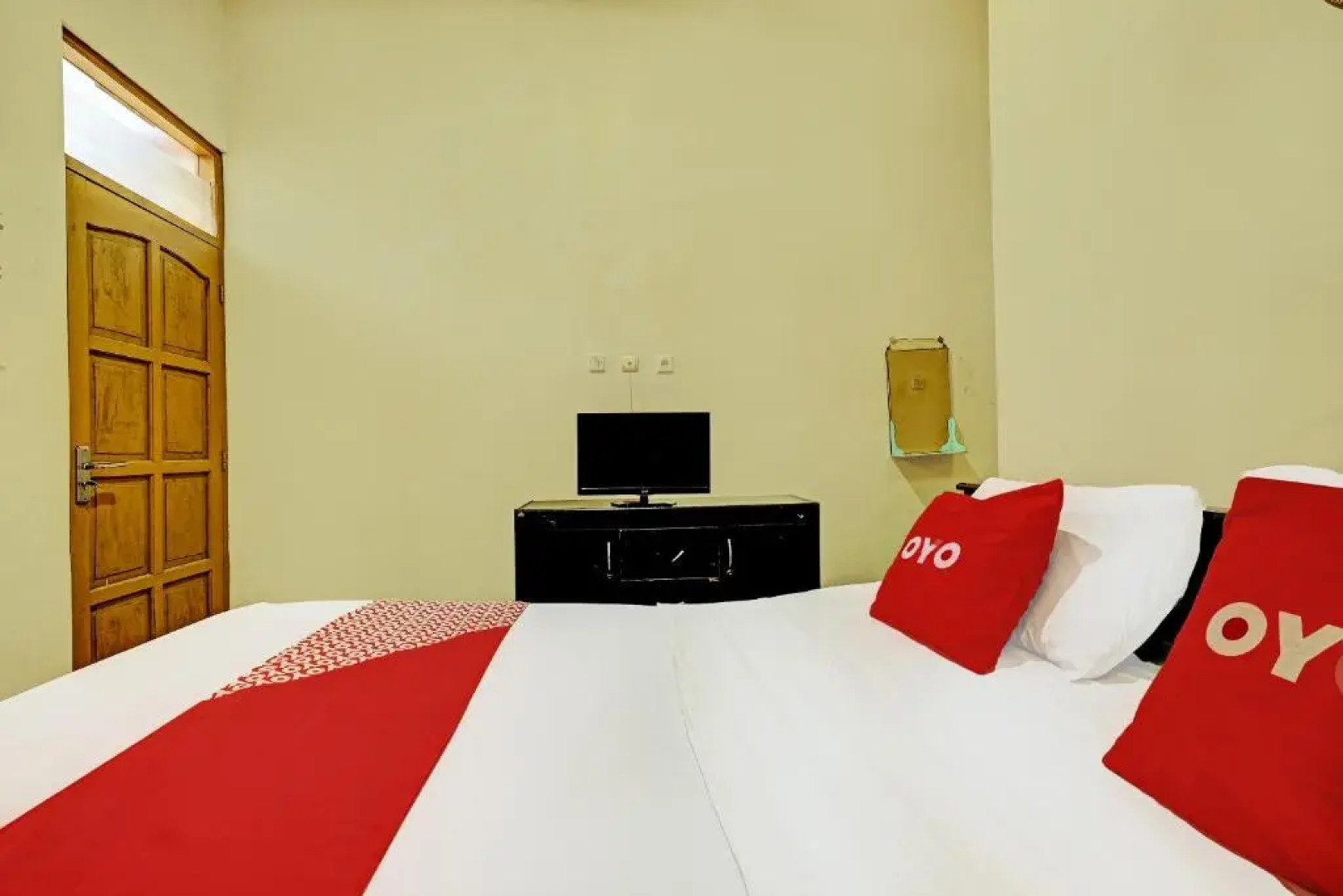 OYO 92406 Hotel Renata 1