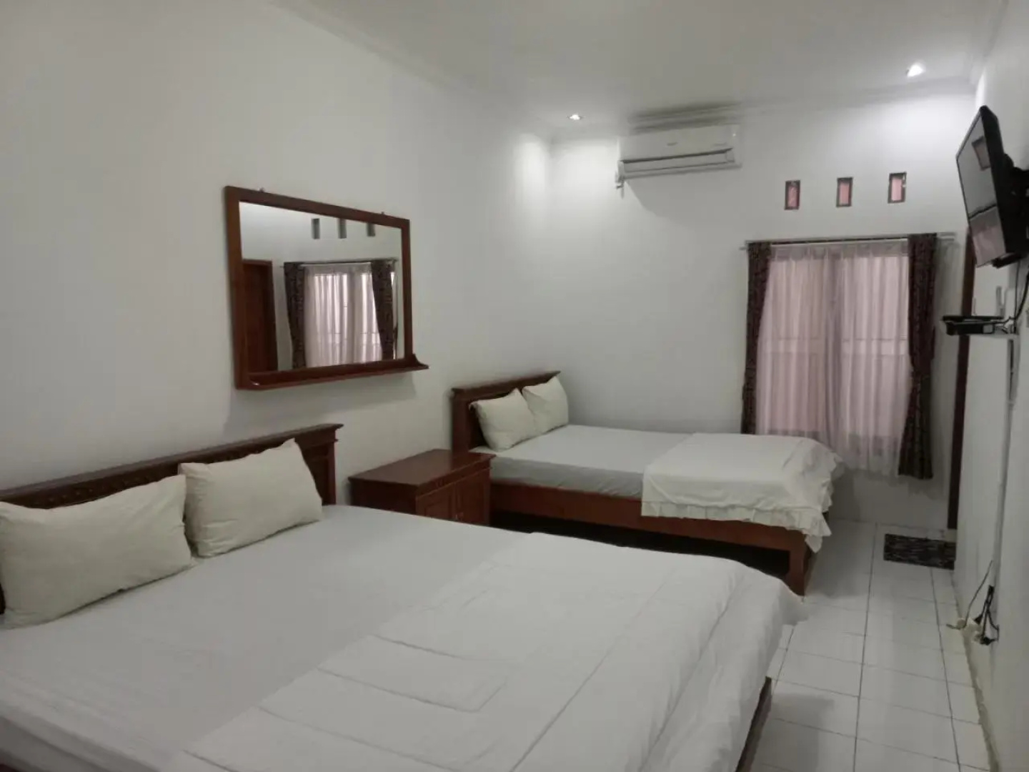 Nusawiru Guest House