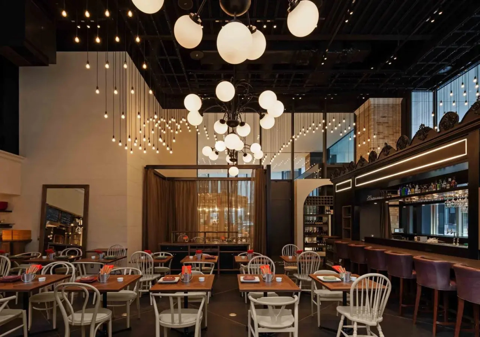 Отель Courtyard by Marriott Tokyo Station