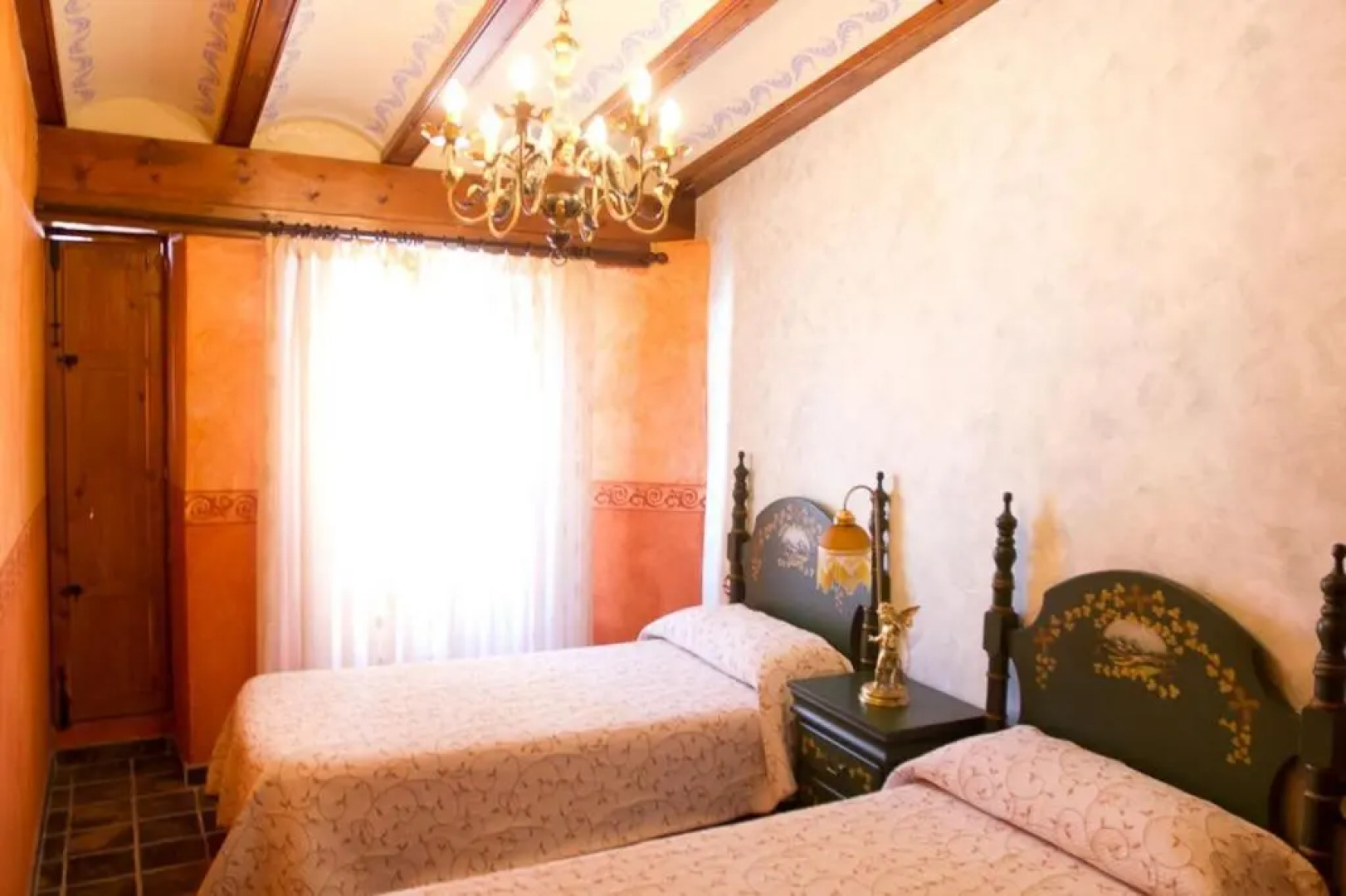 A la Sombra de la Torre