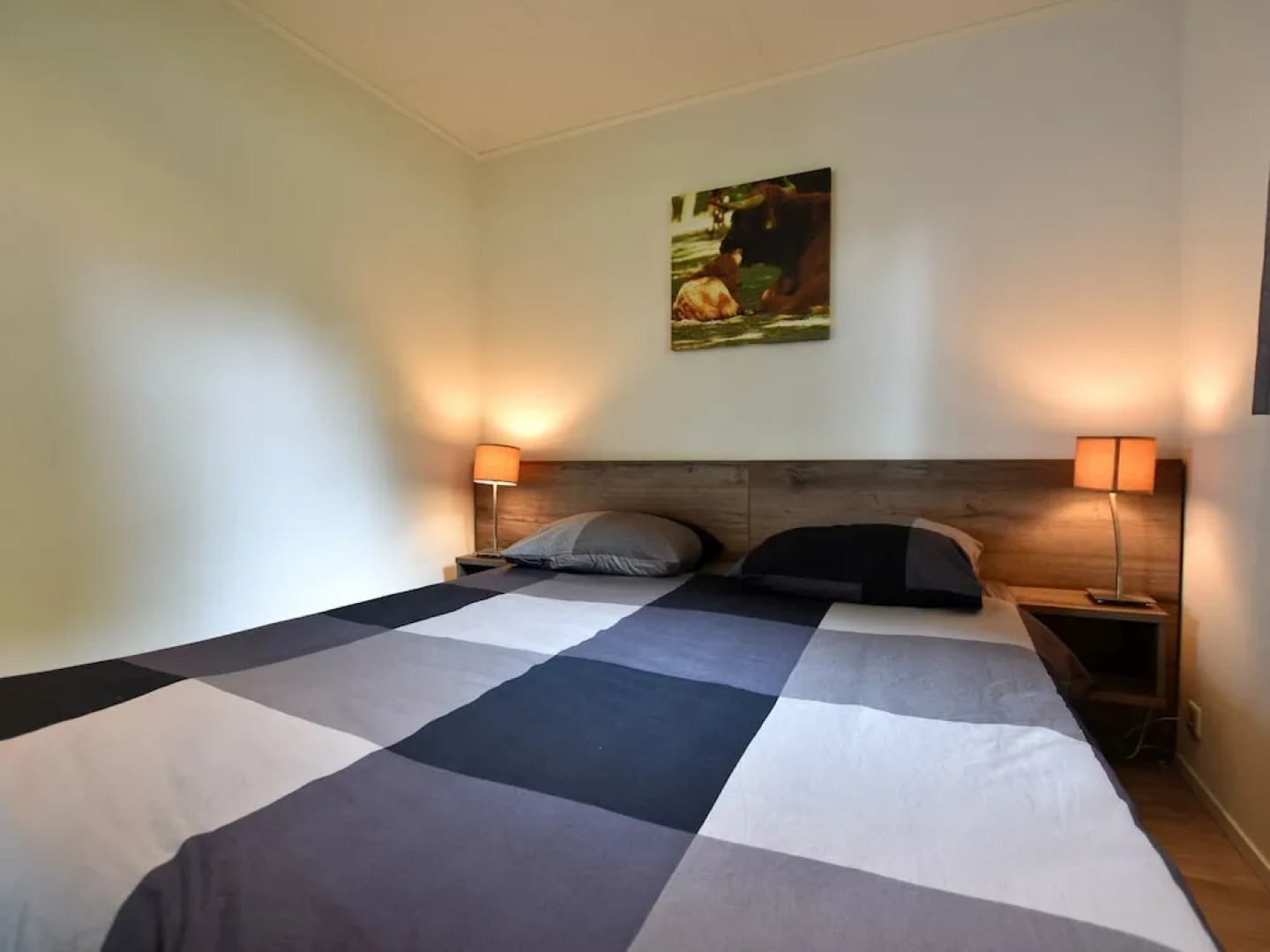 Spacious Chalet in Wolfheze with Garden