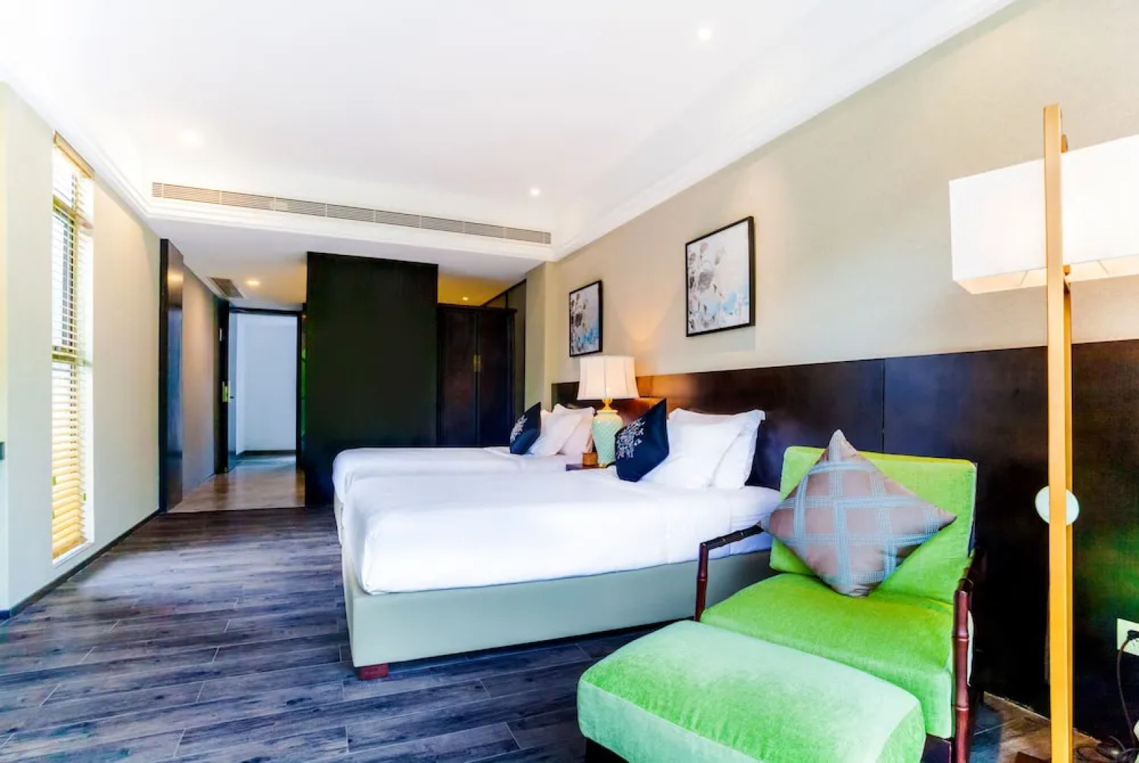 Courtyard Hotel - Yulong River Branch