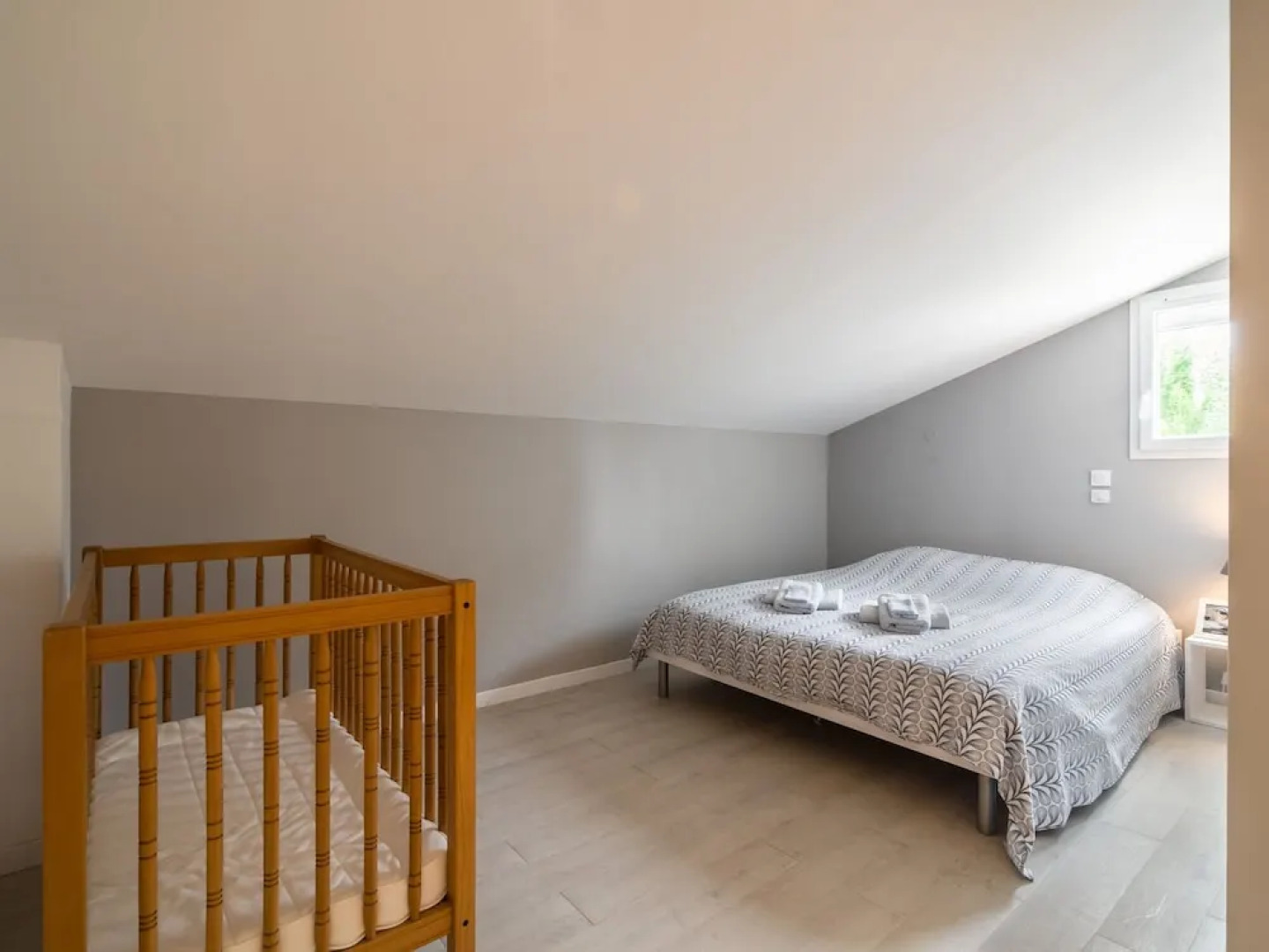 Luxurious Modern Villa With Heated Private Swimming Pool, jeu de Boules Court and Lots of Privacy