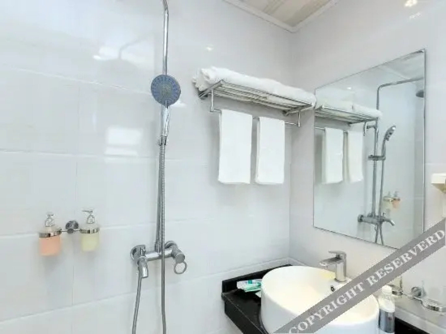 Junyi Hotel (Weizhou Island)