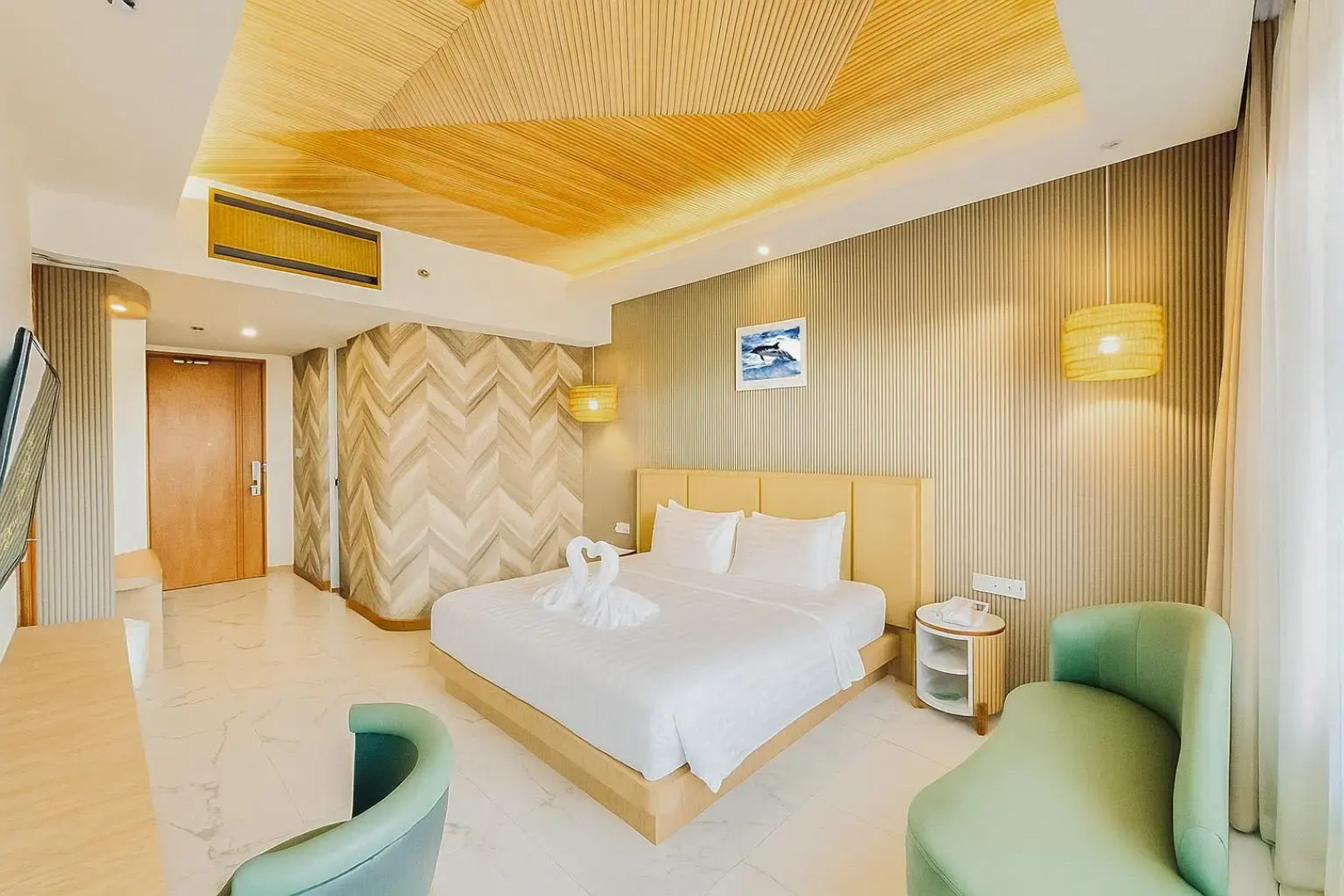 Queen of The South Resort