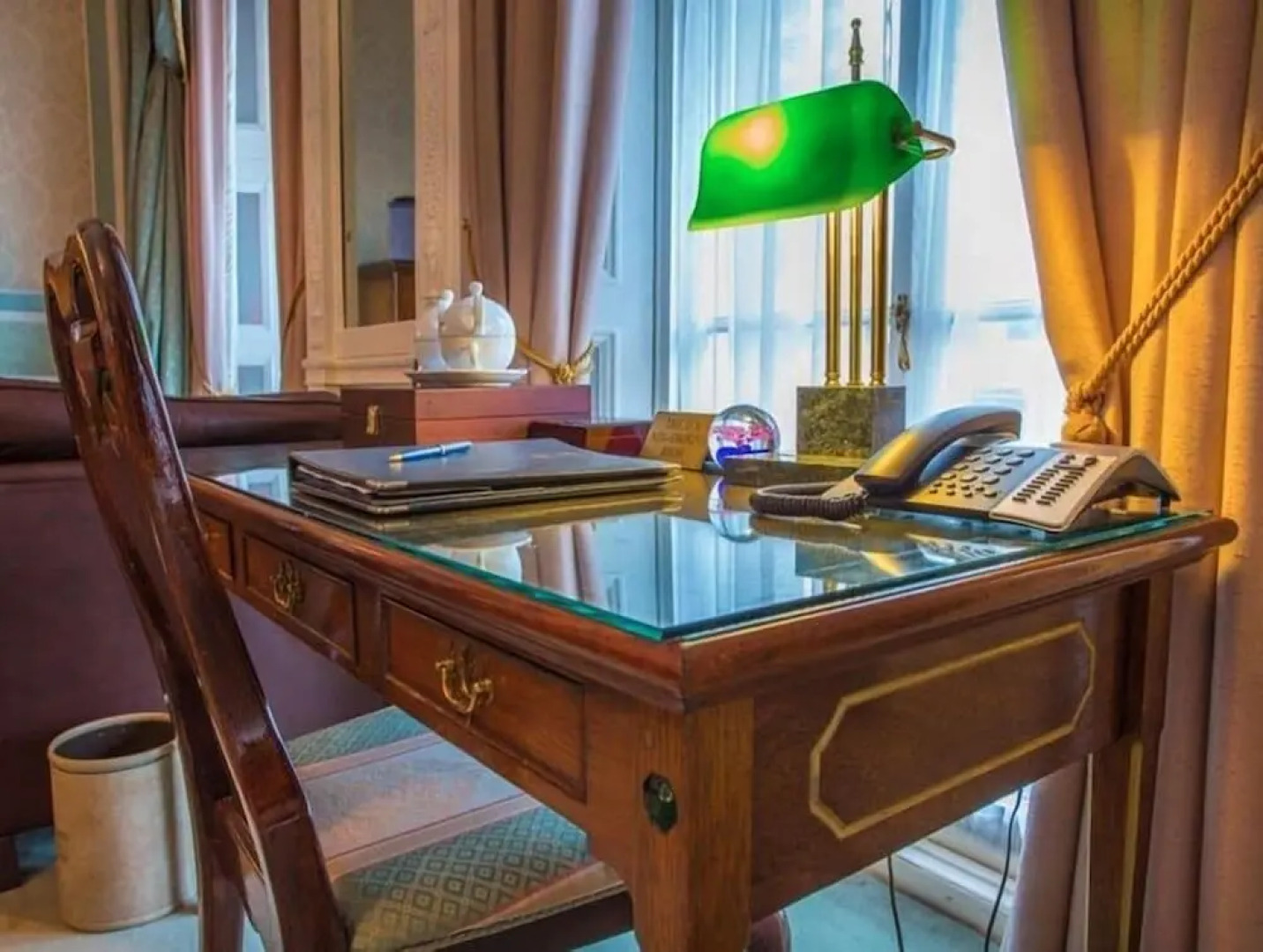 London Elizabeth Hotel