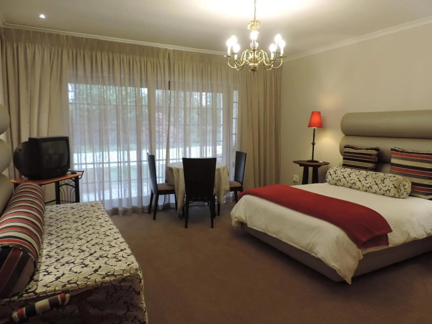 Milkwood Lodge - Hermanus