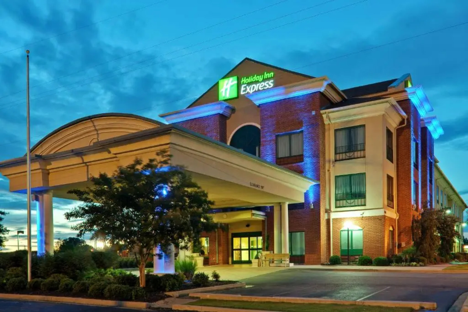 Holiday Inn Express & Suites Olive Branch by IHG