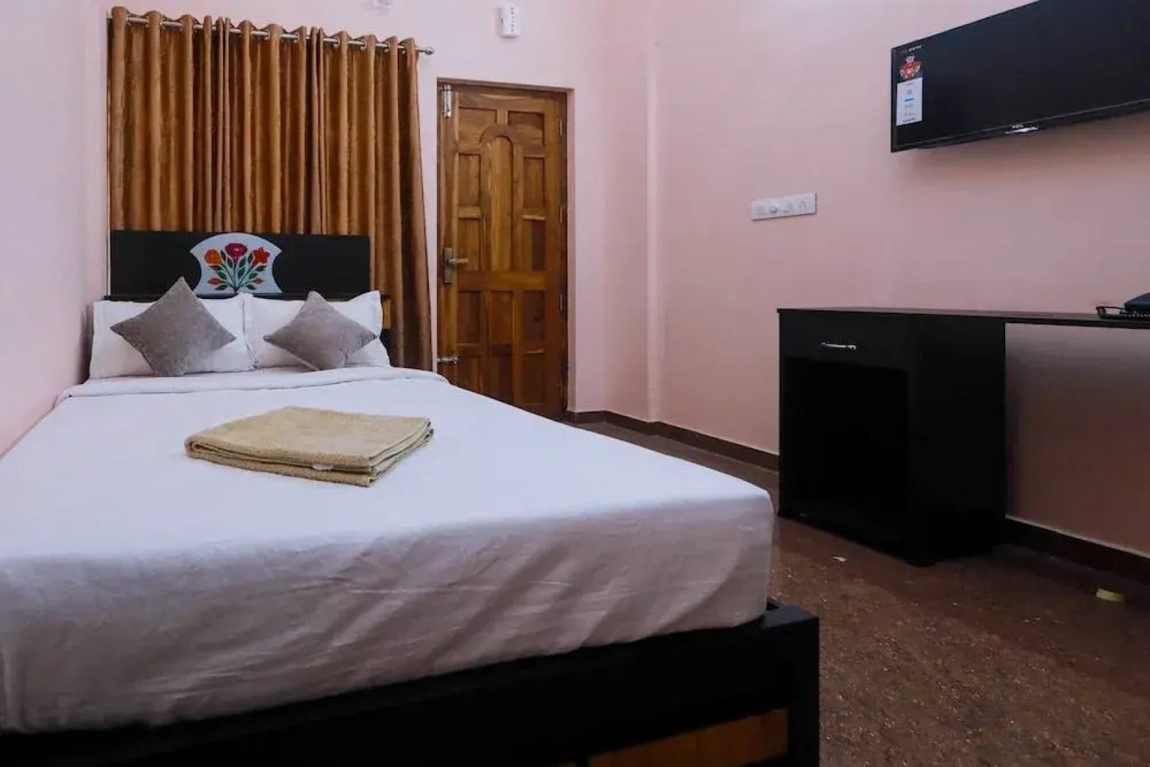 Adona Residency - Hostel