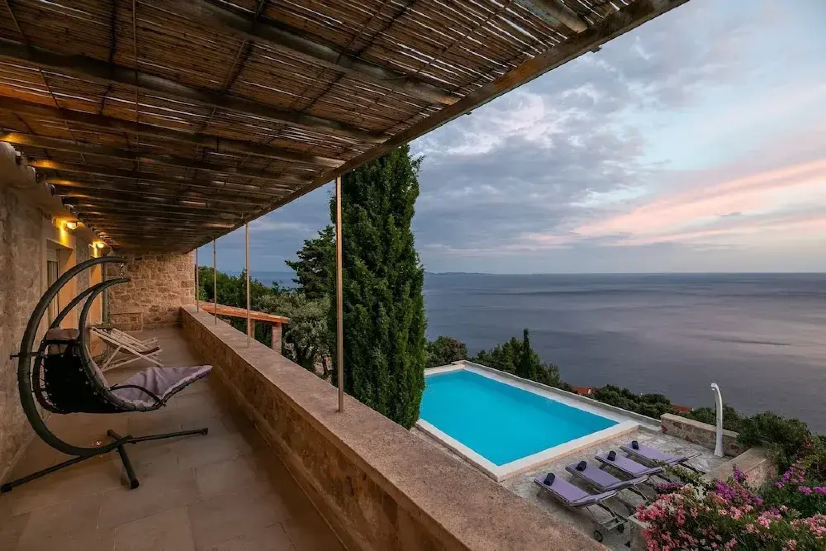 Stone Houses Dingač