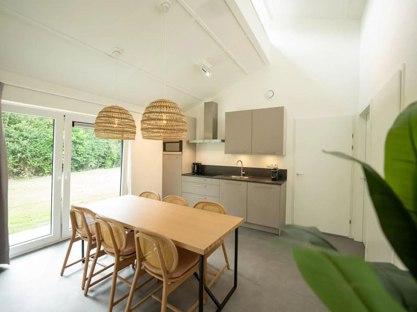 Luxurious villa with sauna, in a holiday park, 900 m. from the beach