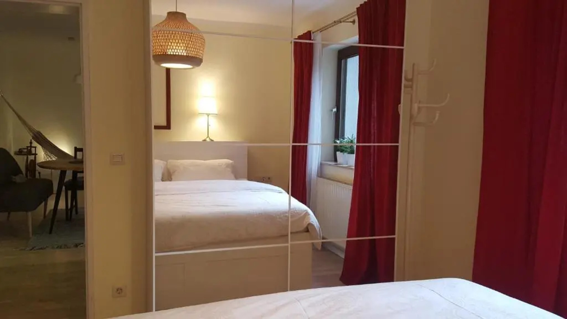 Souterrainwohnung mit großem Garten und Sauna