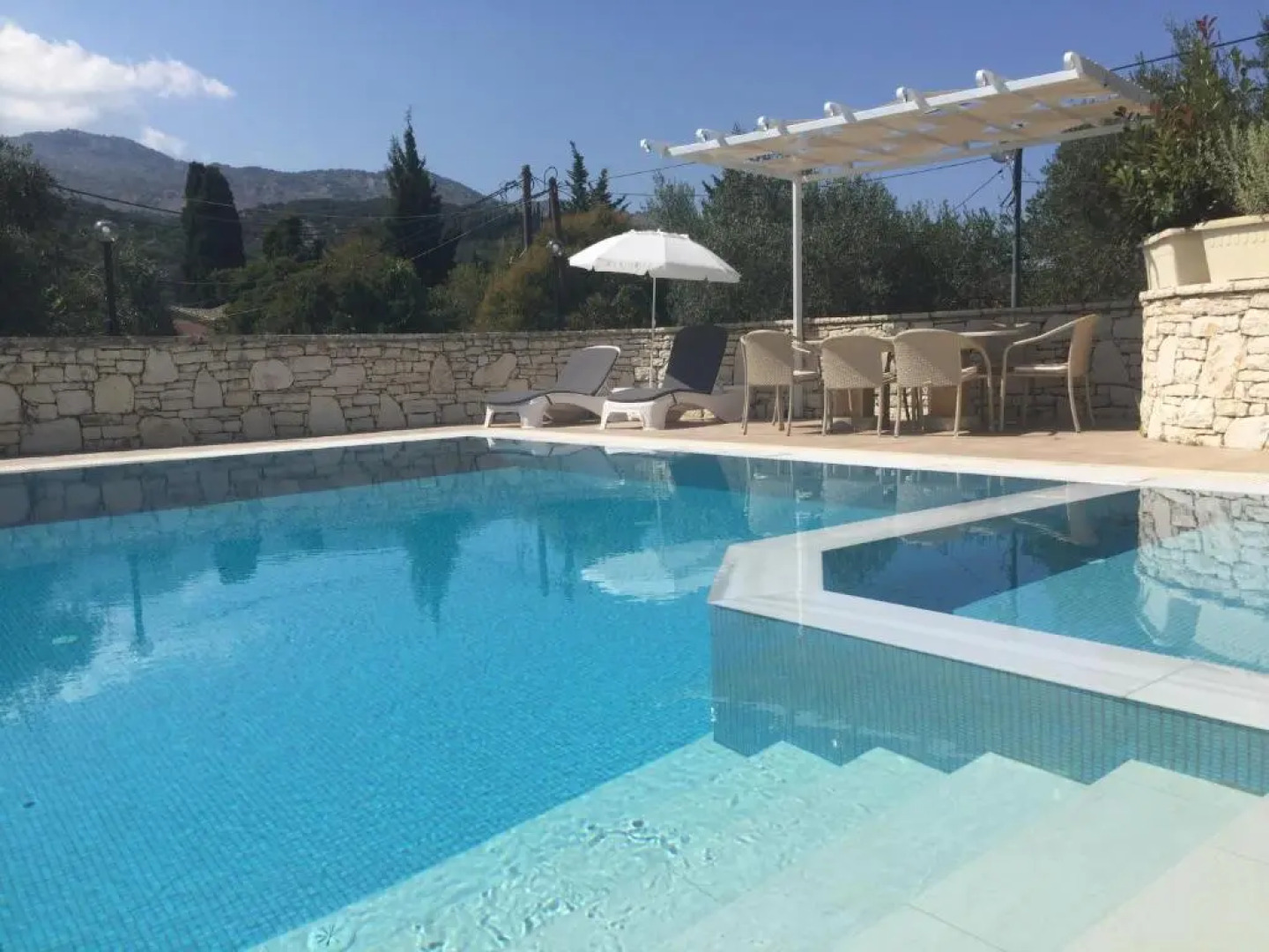 Villa Petrino - central flat location within Kassiopi. Sleeps 8
