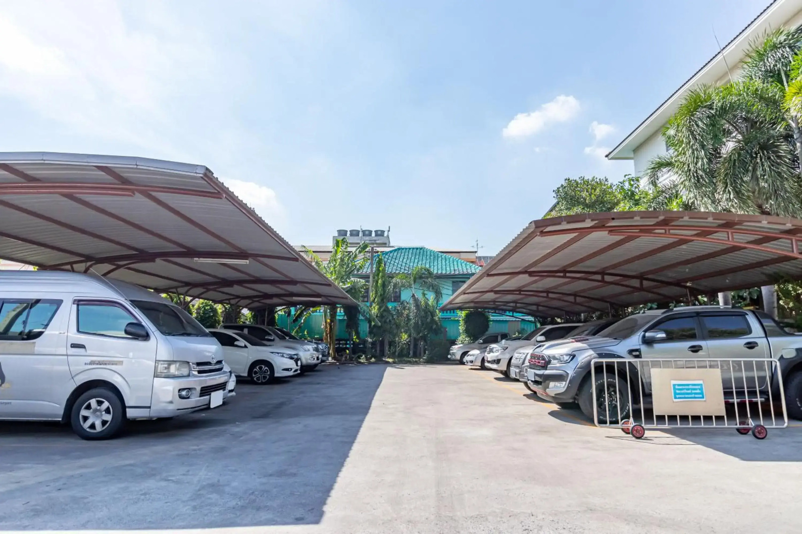 Silver Gold Garden Suvarnabhumi Airport Hotel