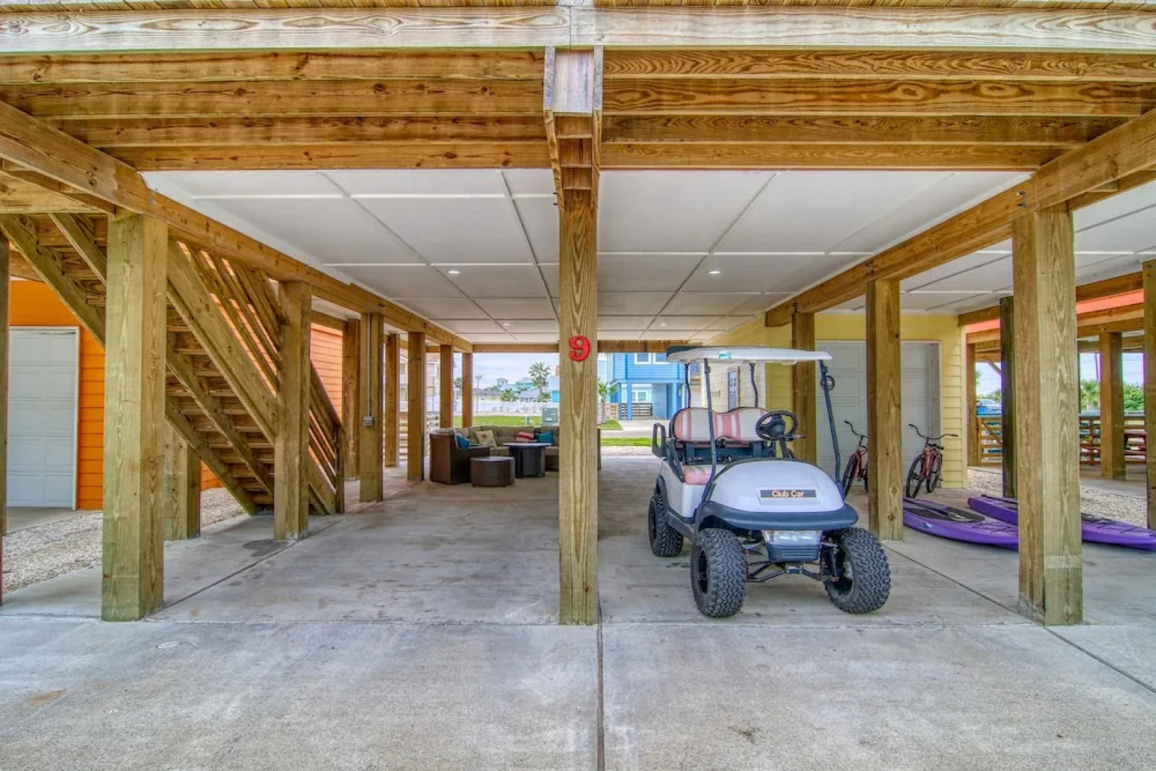 Beach Buzz 4 Bedrooms 3 Bathrooms Home