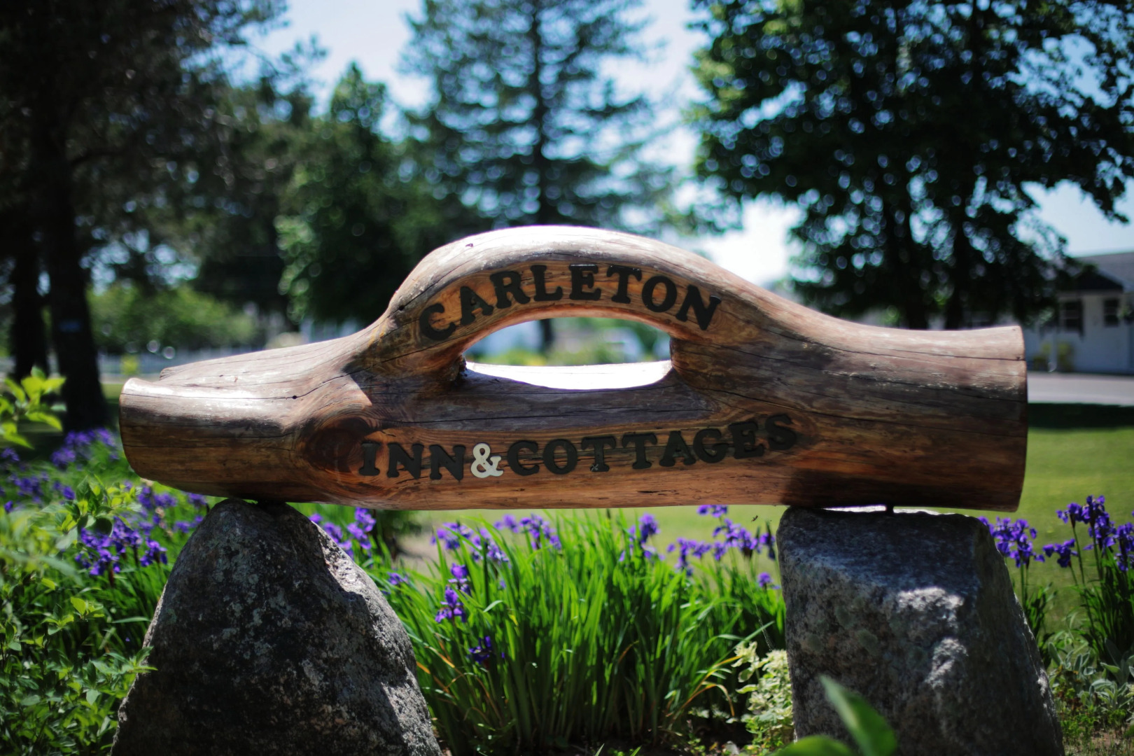 Carleton Inn and Cottages