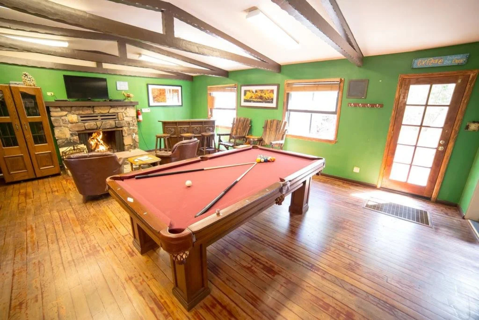 ITH Big Bear Lake Mountain Hostel & Lodge