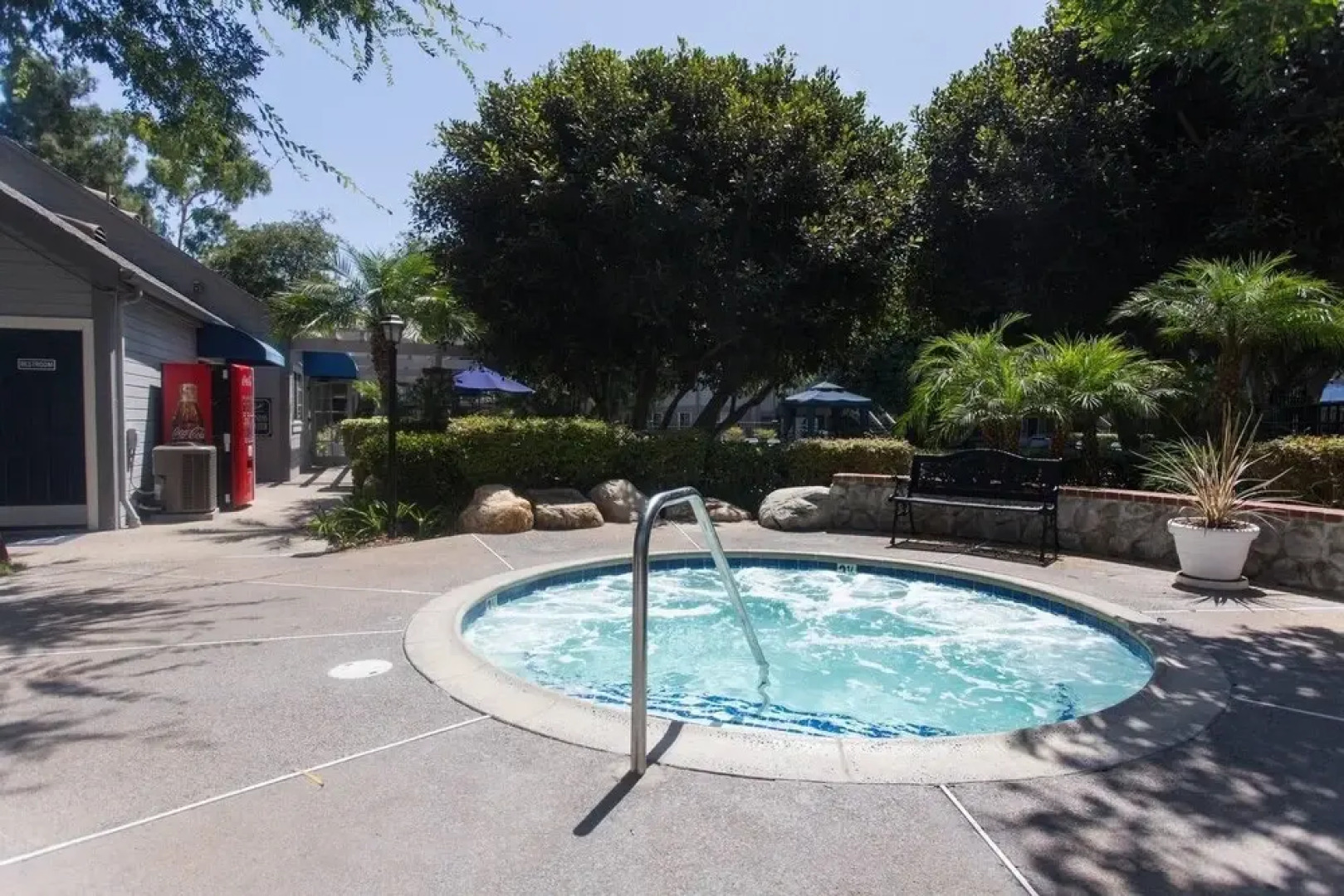 Find Your Zen: Peaceful Getaway in Trendy City of the Arts