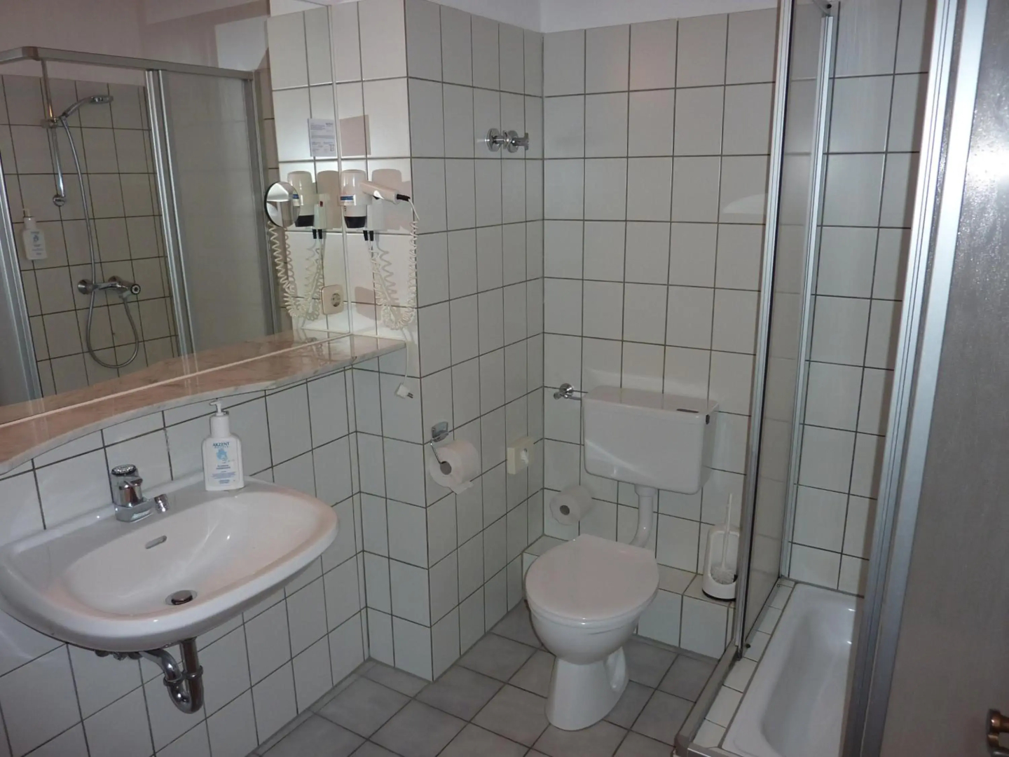 AKZENT Hotel Zur Wasserburg , bed & breakfast
