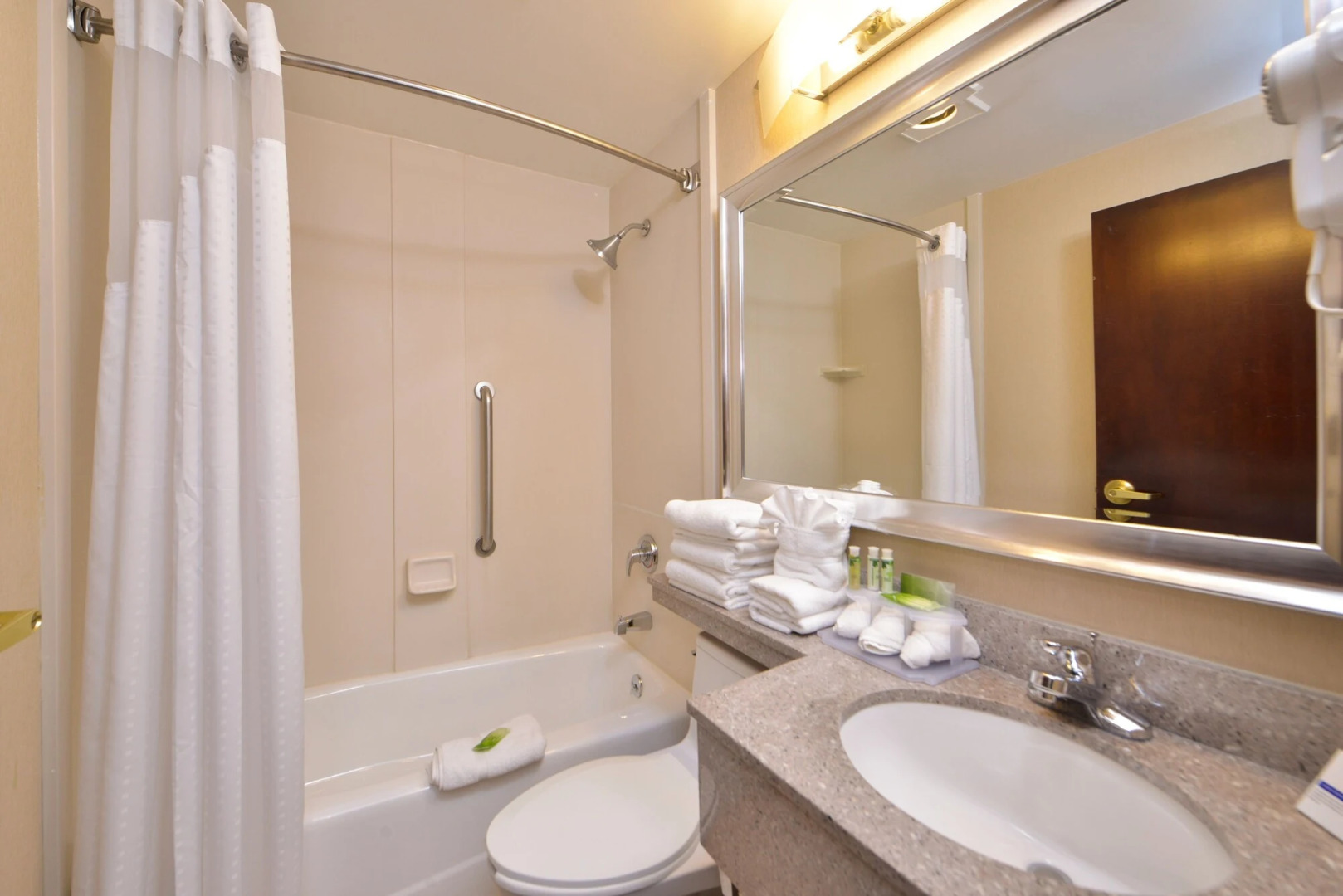 Holiday Inn Express Kennedy Airport