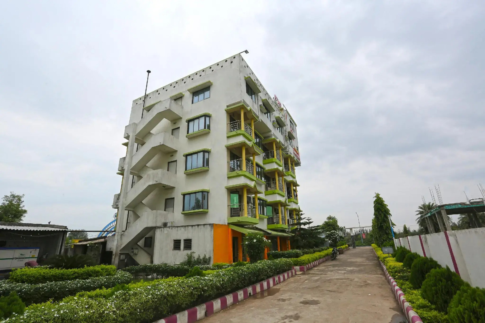 OYO 8256 Amantran Resort