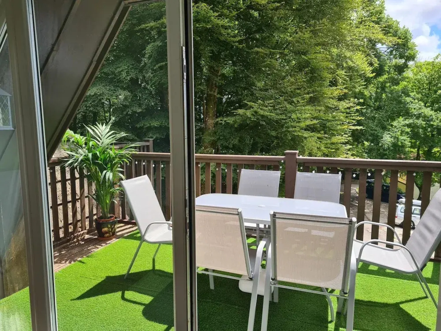 10 Valley View Lodge