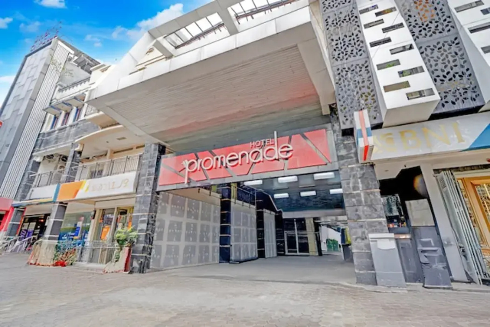 Townhouse Oak Cihampelas Near Ciwalk Formerly Promenade Hotel