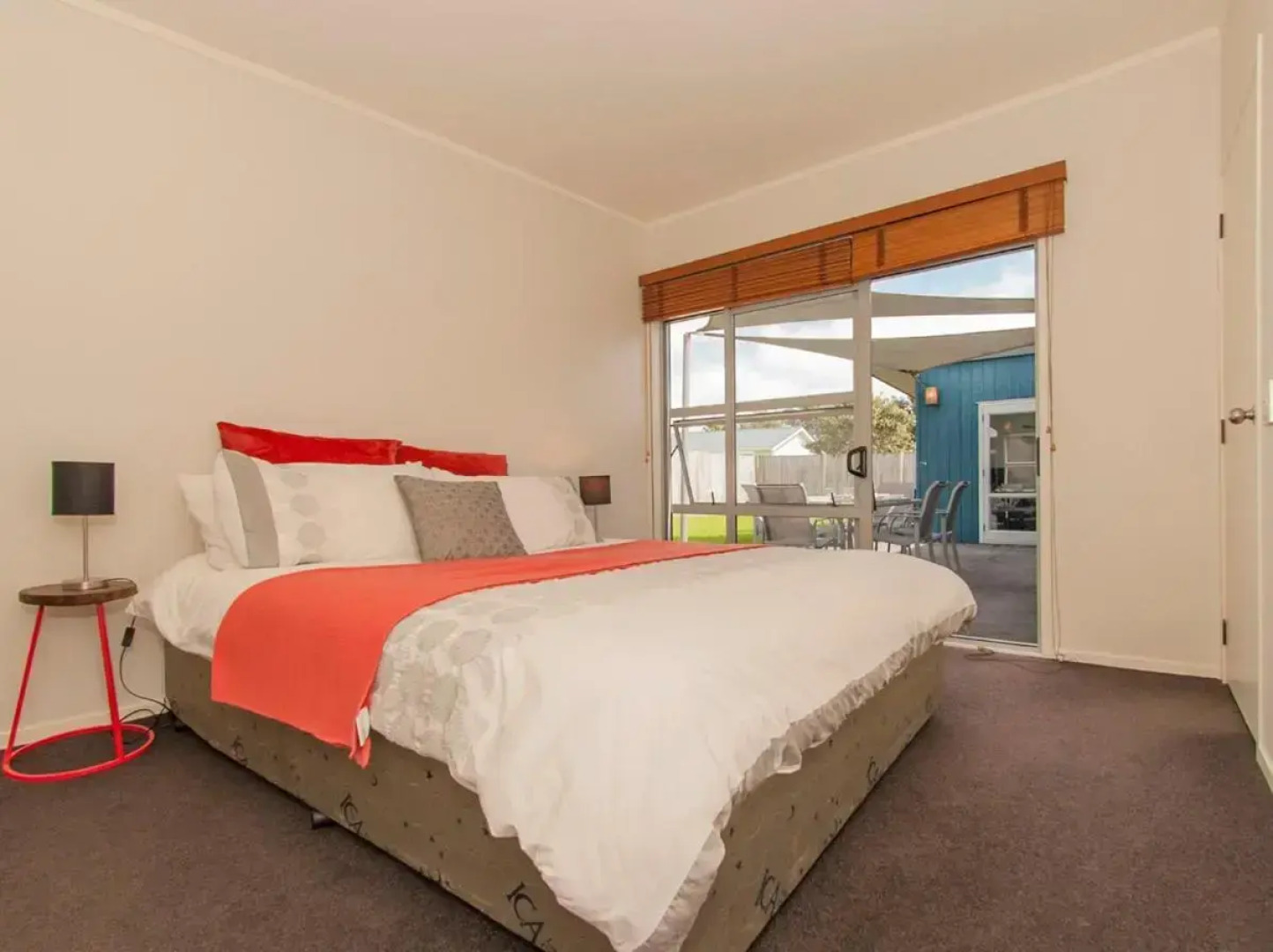 Sands Beach House - Matarangi Holiday Home