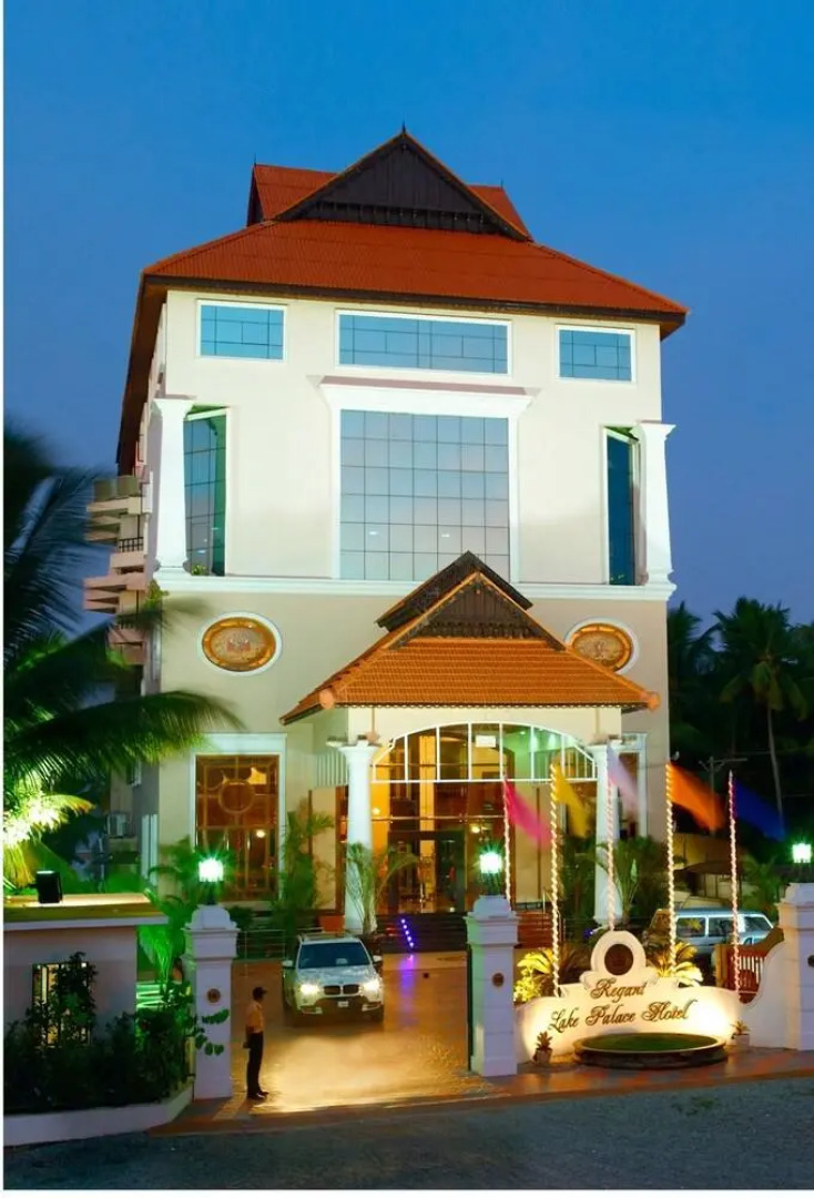 Regant Lake Palace Hotel