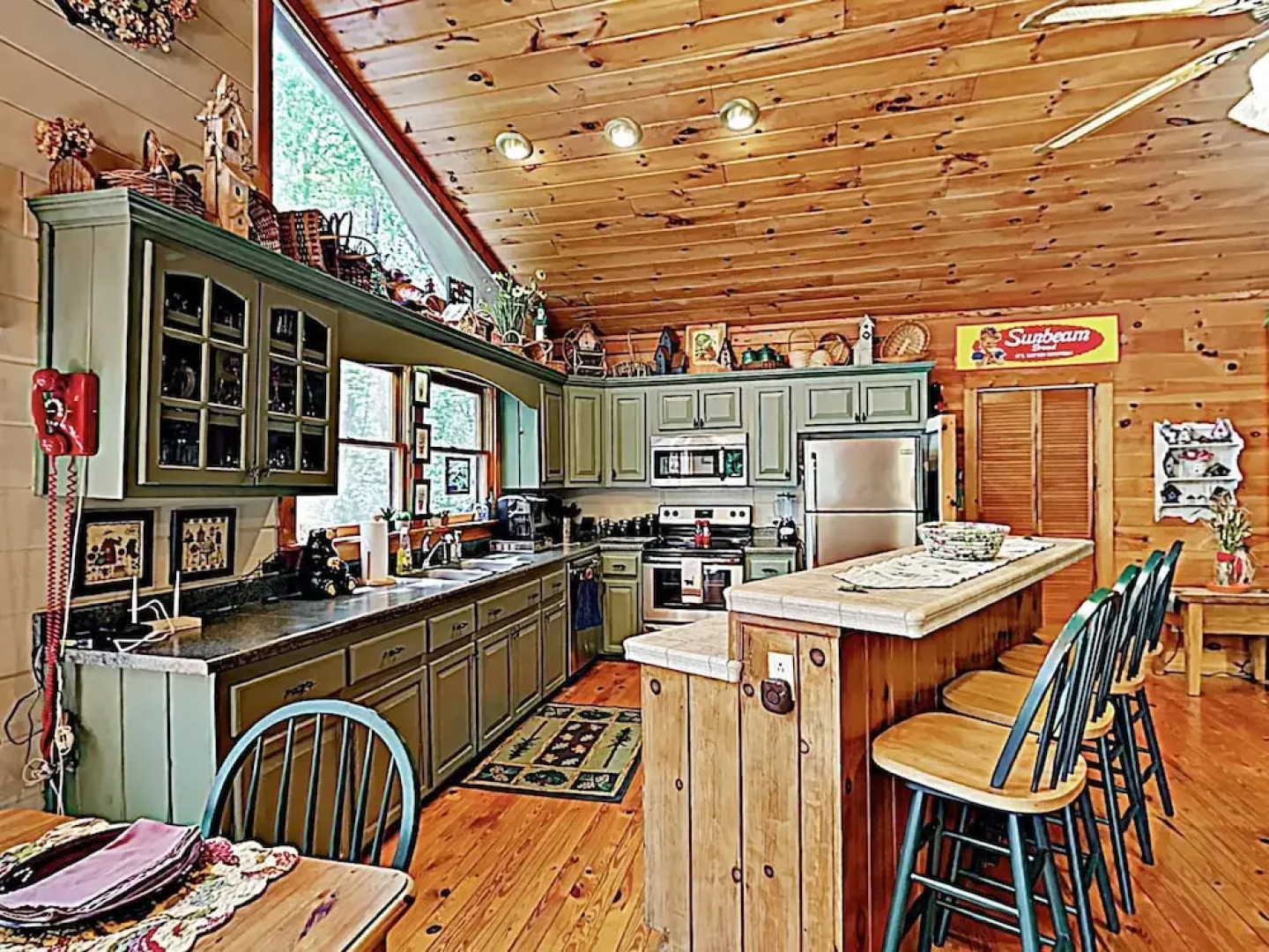 New Listing! Mountain Laurel Lodge W/ Hot Tub 5 Bedroom Home