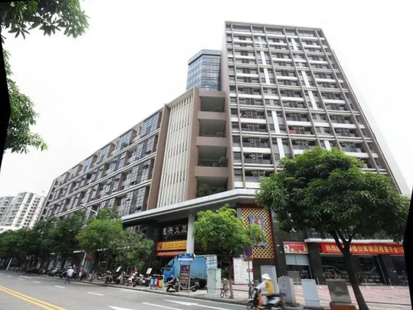 Zhongshan Junyi Apartment Hotel
