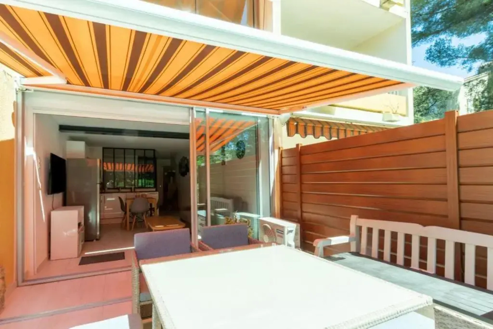 NICE STUDIO 30 m with TERRACE near the SEA