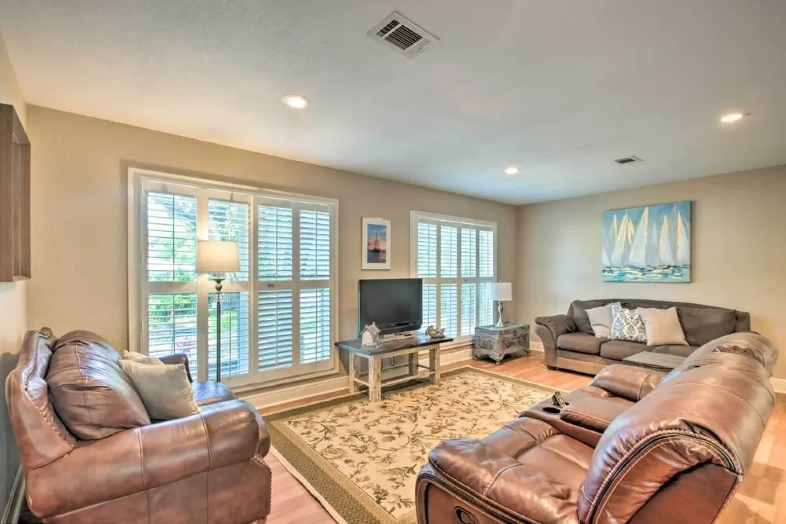 Quiet Retreat w/ Fire Pit ~ 4 Miles to Pensacola!