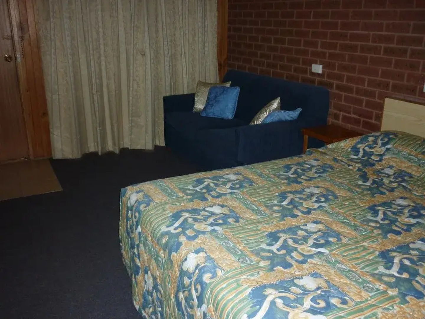 Country Mile Motor Inn