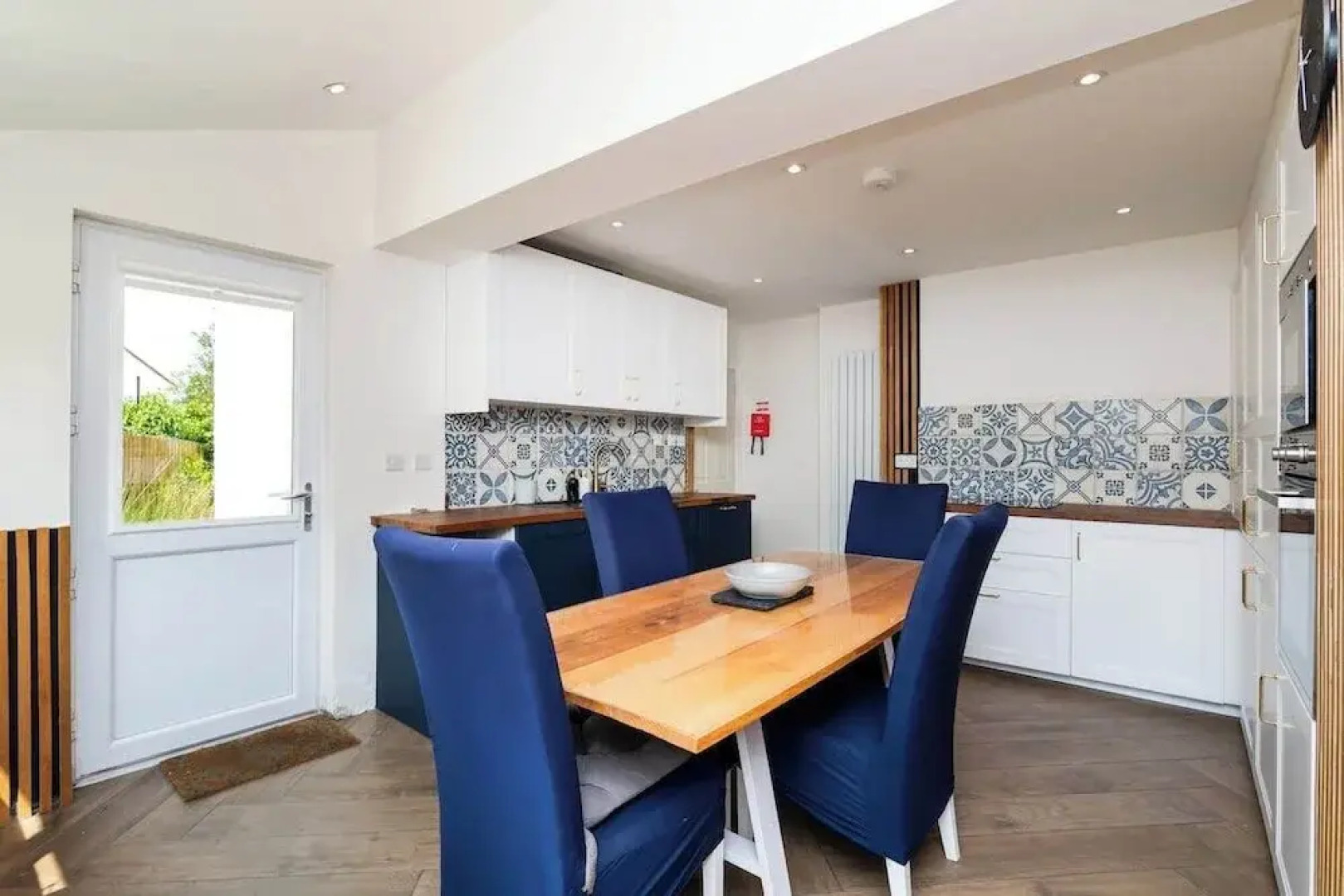 3 Bed House-free Parking