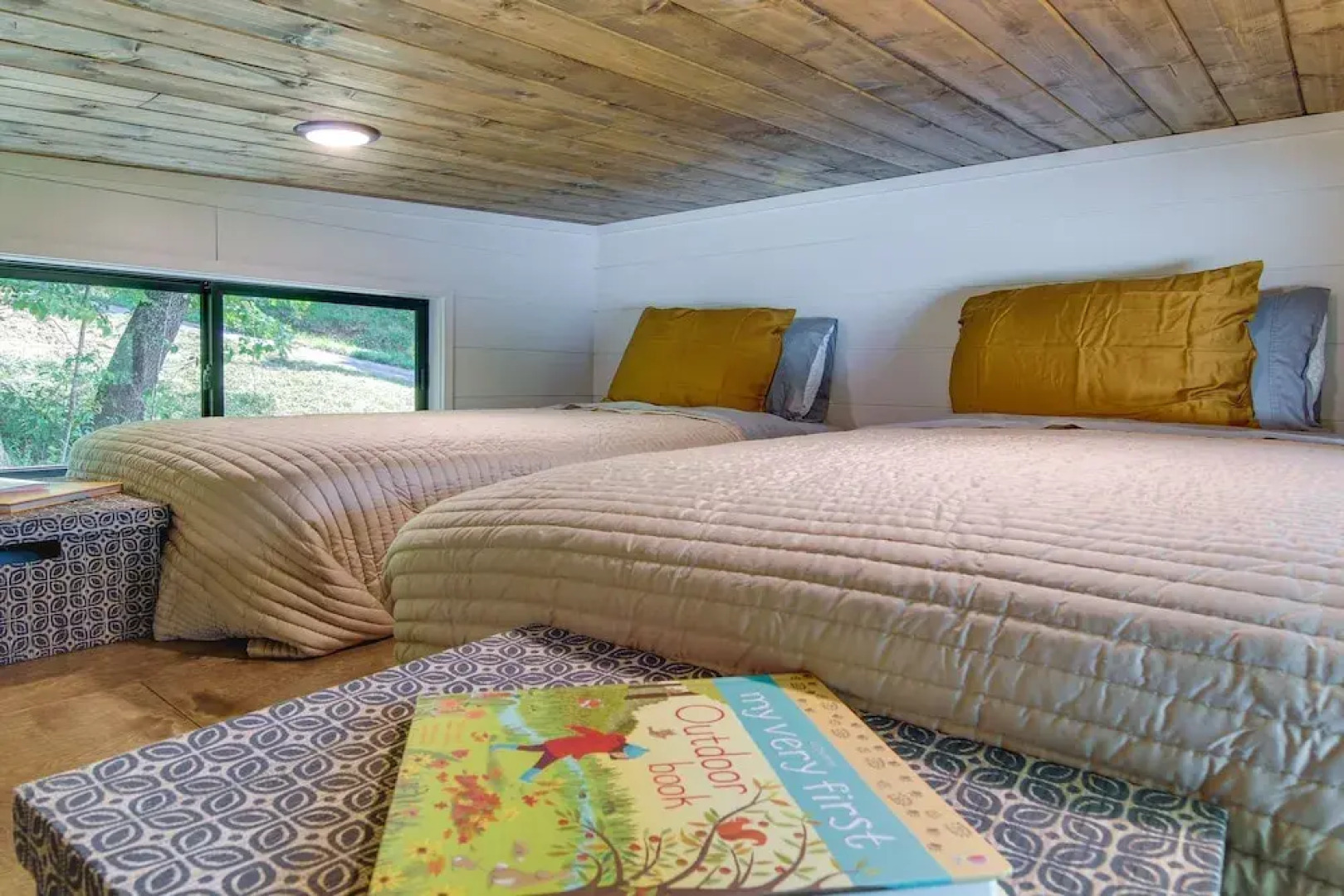 Upscale + Modern Tiny Cabin on Cane River!