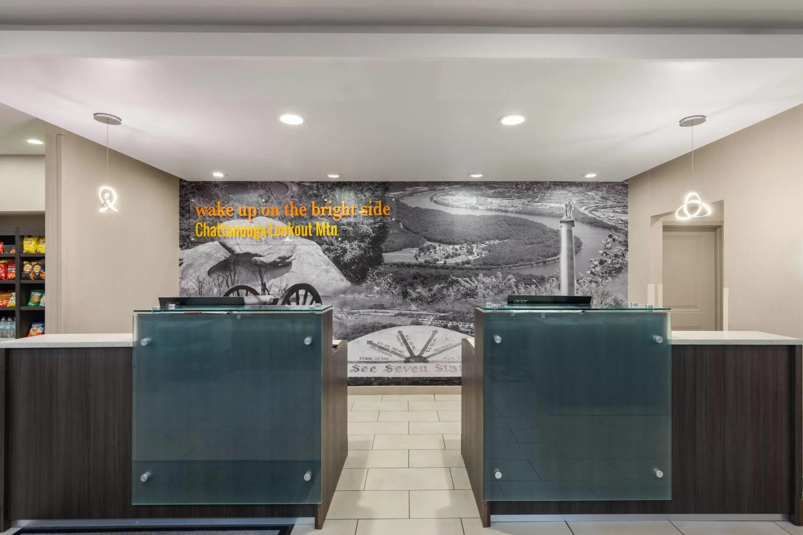 La Quinta Inn & Suites by Wyndham Chattanooga - Lookout Mtn