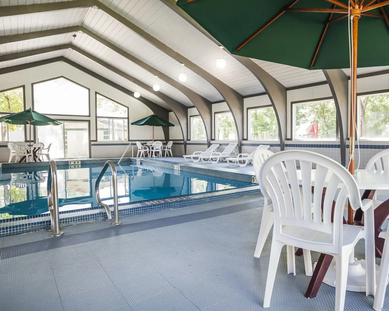 Quality Inn & Suites Des Moines - Merle Hay Road