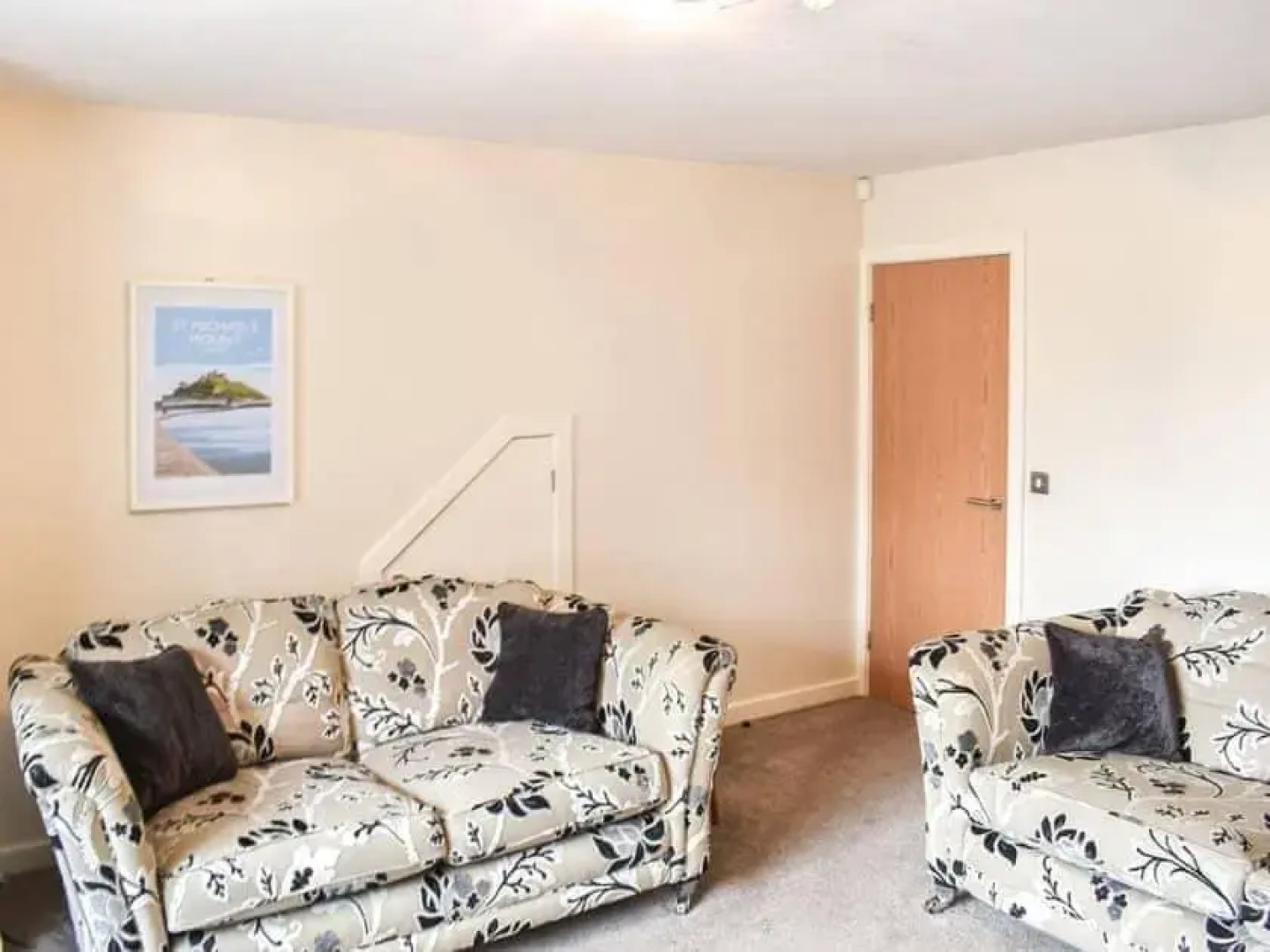 ThreeStorey Townhouse - Free parking