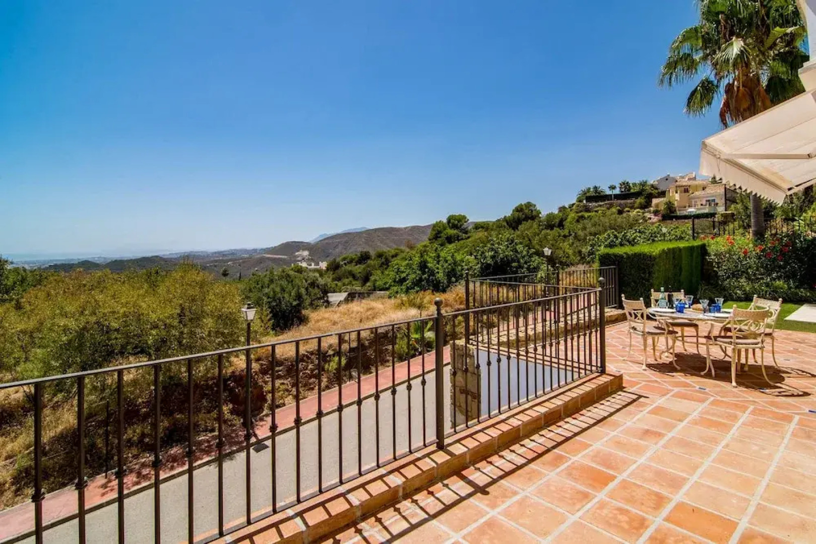 SBCC 2 bedroom villa with breathtaking views Roomservice