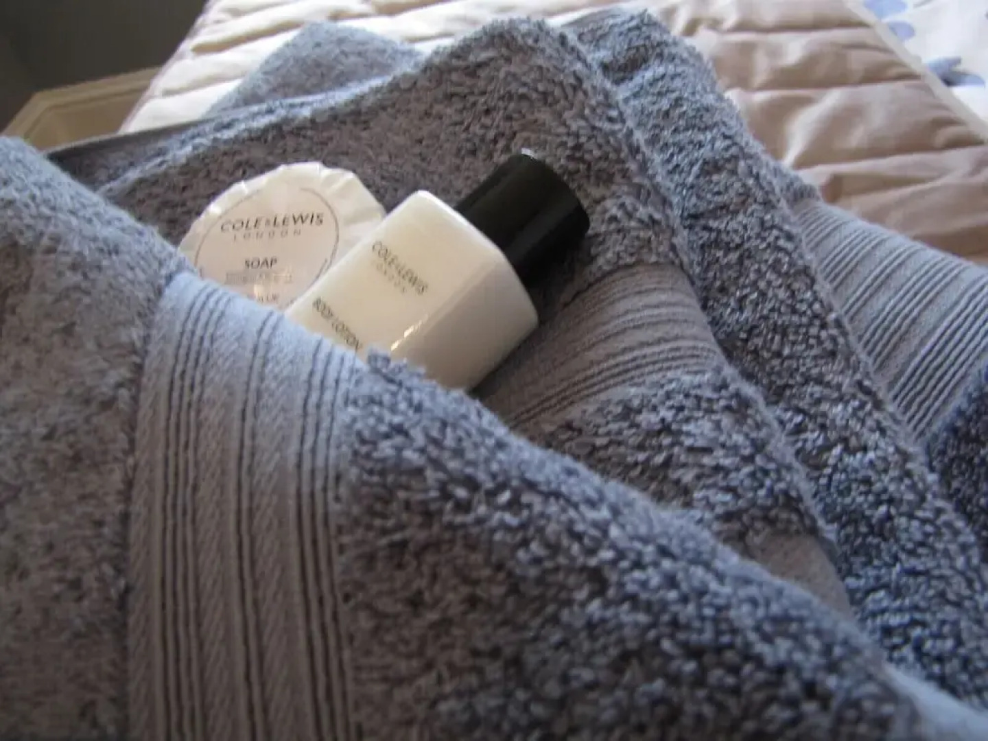 The Granary and Teals Den at Carters Barn Farm