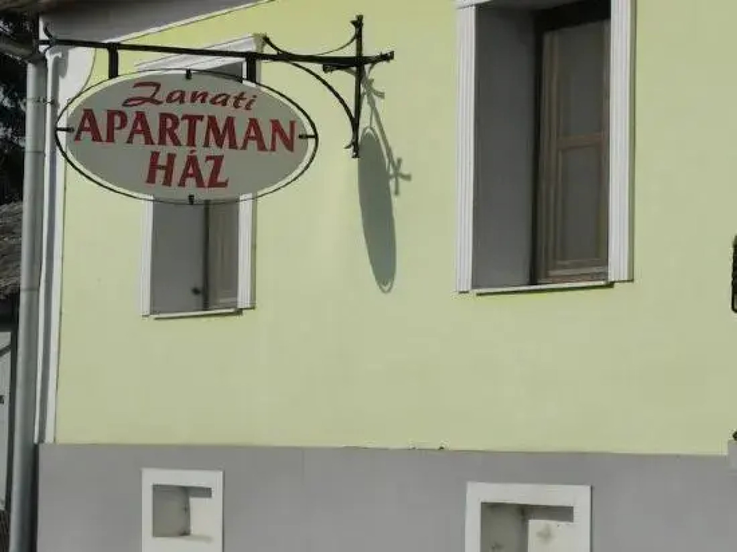 Zanati Apartmannház