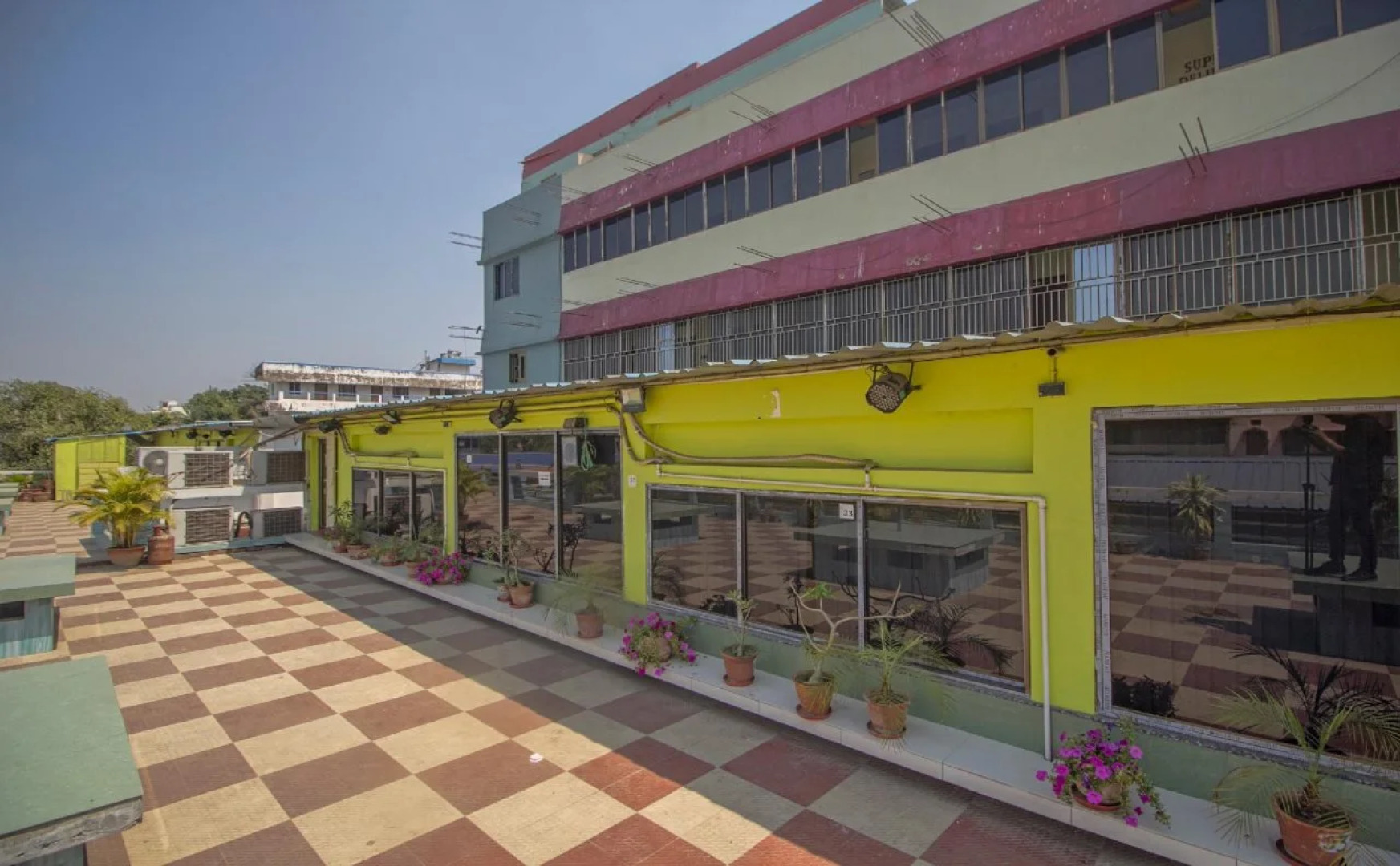 Hotel Mmg Lodge by OYO Rooms