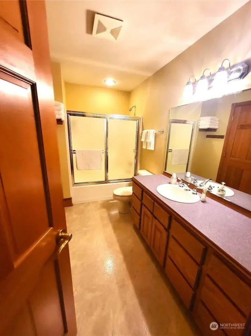 Mansion Inn Lake Stevens