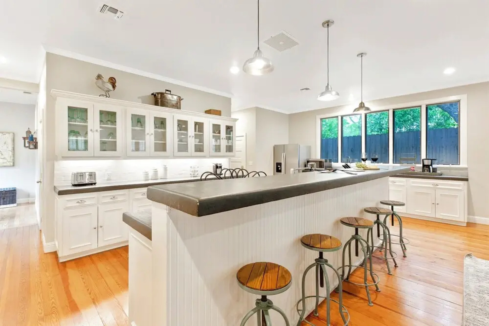 Heart of Fredericksburg w/Pool,Hot-Tub&Grill